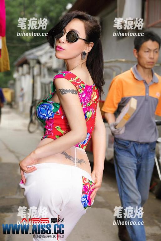 AISS爱丝(黄金版) - 亚美依的校服图集，高清带你看那青春的既视感