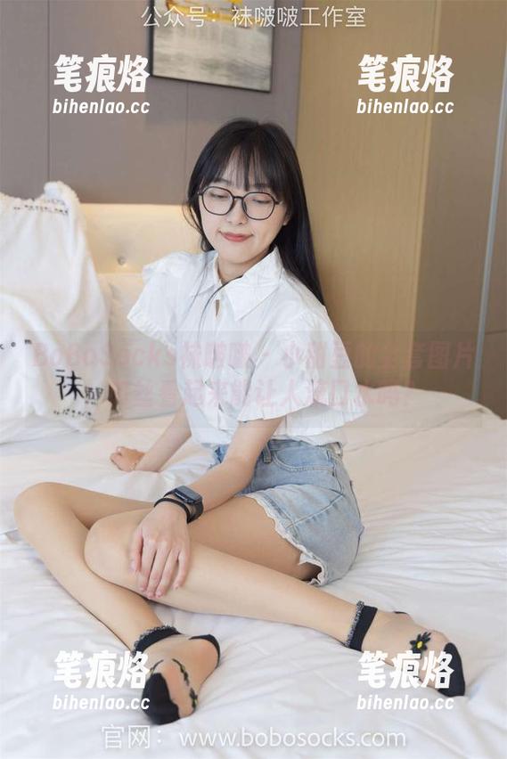 BoBoSocks袜啵啵-小甜豆 BoBoSocks袜啵啵 - 小甜豆的全套图片,肉丝看起来能让人流口水吗?