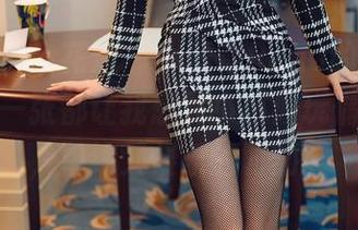 HuaYang花漾 – 小海臀Rena的礼服图包，每一张都让我想到小时候玩偶的舞会，单纯又傻乐的时刻。