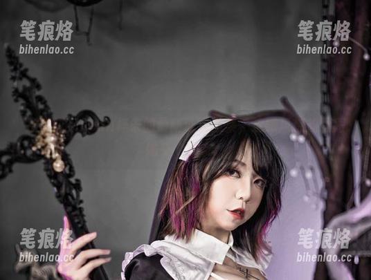 别错过！Leah梓未的最新泳衣图集，连微风都想要跟她交个朋友。