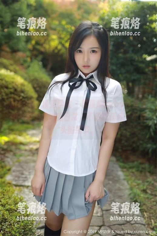 MFStar模范学院-李颖煊baby MFStar模范学院 - 李颖煊baby灰丝套图,时髦是她的日常,不放过任何一个镜头的细节。