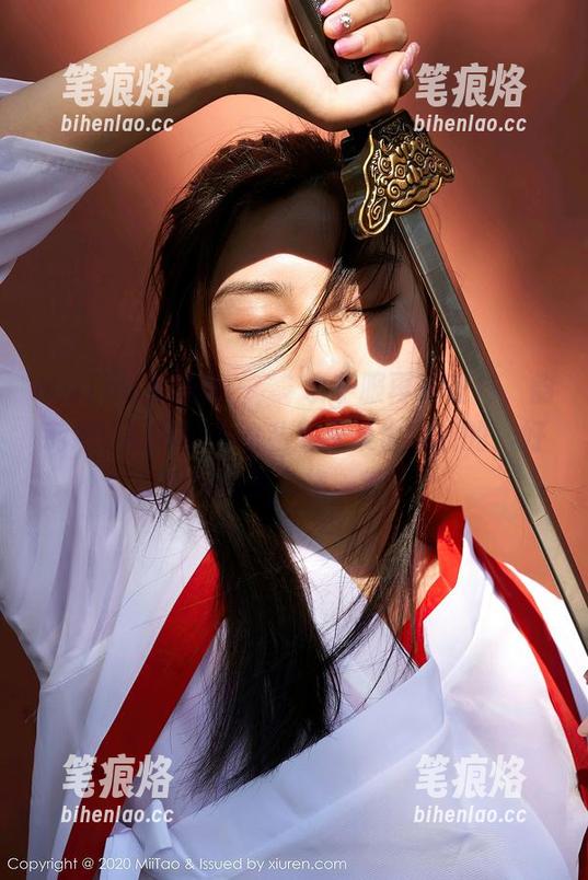 MiiTao蜜桃社 - ``水手服再玩花样，韵莉娜VANILLA的私房合集也蛮拼的，好想问她多久换一套``