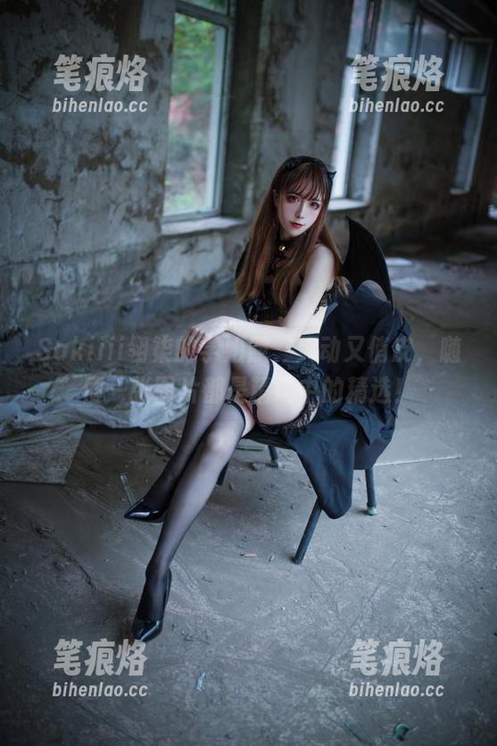 Sakiiii翎柒的学姐照，灵动又俏皮，随便一张图片都是精选中的精选！