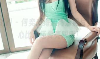 TuiGirl – 何奕恋海边高清照片，一不小心比海还要亮眼哦！