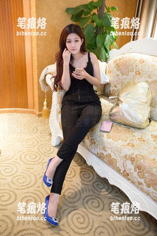 TuiGirl推女郎 - 难得的旅拍原图，李丽莎好像在说，快来下载我吧！