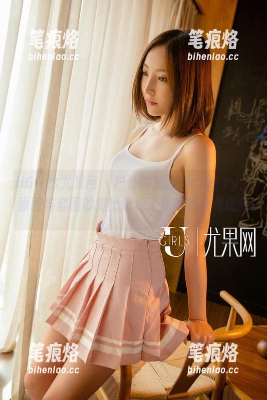 UGirls尤果网 - 户外的刘嘉琦cherry，原图与套图的对比像极了我的想象和现实。