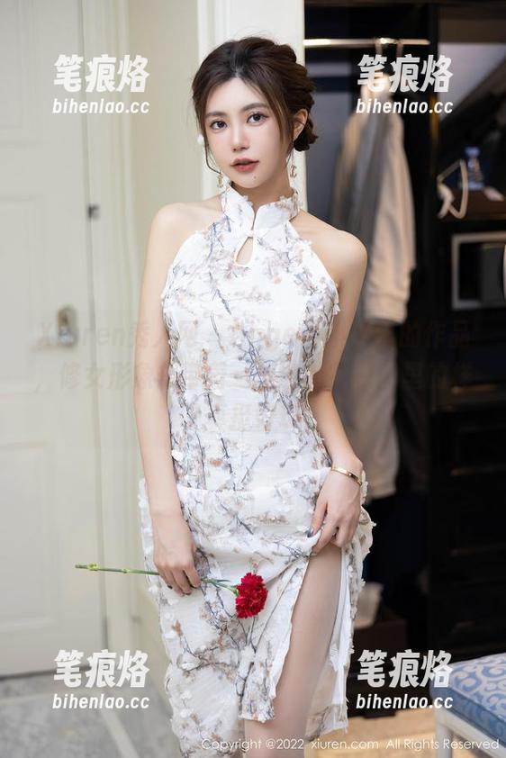 Xiuren秀人网-Angela小热巴 Xiuren秀人网 - Angela小热巴的作品,修女形象却带着一丝诙谐?原图里的样子真挺好玩。