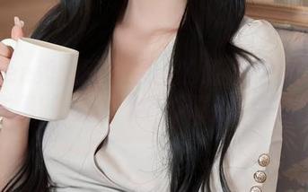 Xiuren秀人网 – 晚上的最佳选择：吴思晚睡衣最新合集，哼，不过是想懒惰吧。