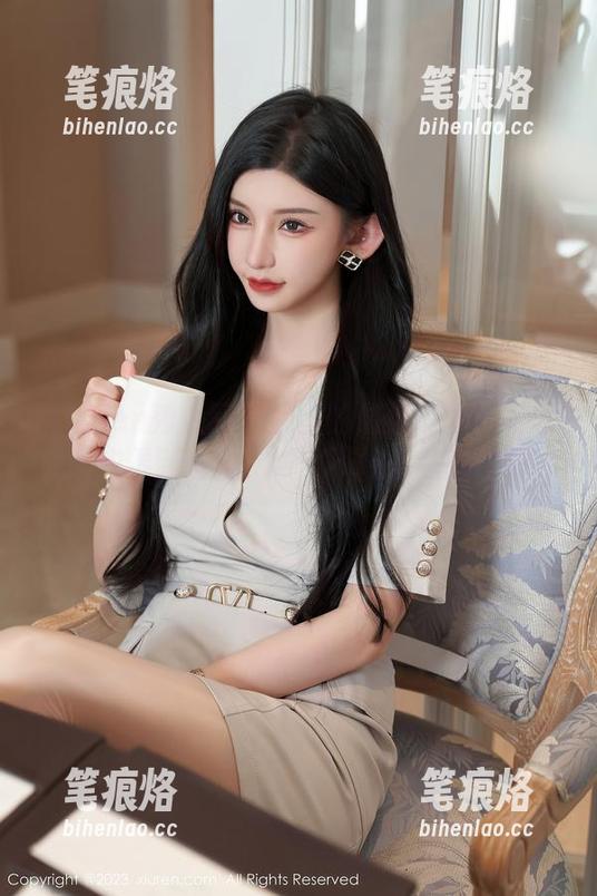 Xiuren秀人网 - 晚上的最佳选择：吴思晚睡衣最新合集，哼，不过是想懒惰吧。