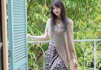 Xiuren秀人网 – 夏诗诗Sally的夏天，高清写真——那个下雨的日子记得吗？