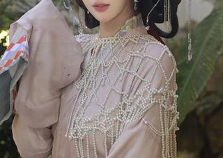Xiuren秀人网 – 张思允Nice校服写真：噢，那个校园里的影子又回来了！
