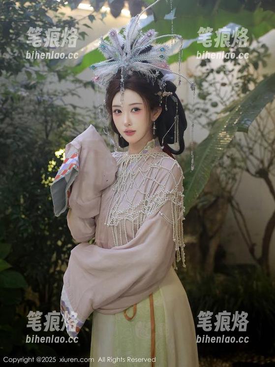 Xiuren秀人网 - 张思允Nice校服写真：噢，那个校园里的影子又回来了！