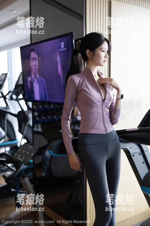 Xiuren秀人网 - 这果儿Victoria的图包，女神气息中带着一丝不寻常的“魅”。