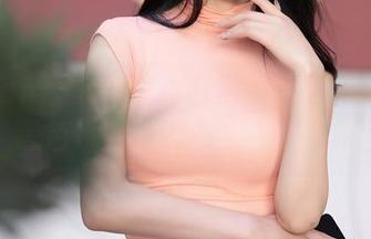 Xiuren秀人网 – 油田溪溪写真又来新货了，黑色系列让人心头一紧，咋回事