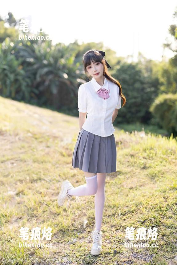 Xiuren秀人网 - 想看白浅浅的制服合集吗？小心，看过就停不下来了