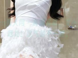 Xiuren秀人网 – 高清写真，艾小青女王范儿！这气势不一般。
