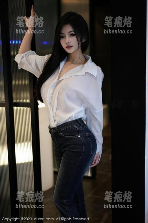 Xiuren秀人网 - 当鹿小茜遇上吊带，形成一套相当美妙的私拍