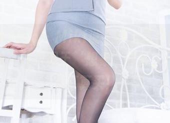 beautyleg – Miki说，穿上这件皮衣快乐加倍，但只限于‘想象’部分，因为我不打算买！