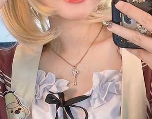 用校服装饰的一切：roroki骷髅姬的隐秘作品大赏