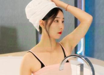 丽柜 – 左左万万没想到，这连体衣图集竟在我心底激起了些许涟漪。