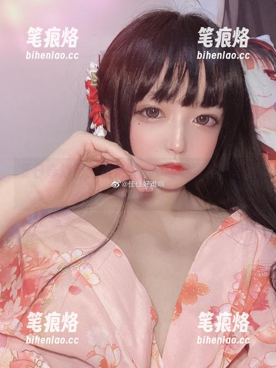 夏日奇遇记：佳佳酱ovo的写真里，每张都是蜜糖