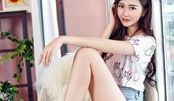 嗲囡囡 – 娜依灵儿的美足图册：看完更想去买鞋！只是…其实只是留意霓虹灯下的影子。