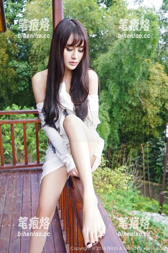 嗲囡囡-陈雅漫VICKY 嗲囡囡 - 陈雅漫VICKY的纯白写真:让你脑中浮现洁白无瑕的牛奶广告