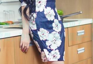 头条女神 – 娜依灵儿又来海边了，更新最新套图，沙中的不靠边！值得一看。
