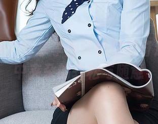 头条女神 – 分享李丽莎的棉袜奇遇：写真中夹杂的轻松与随意