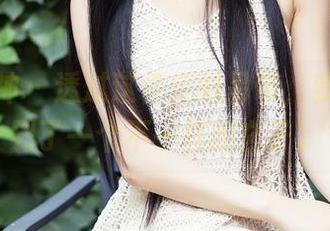头条女神 – 透过这件定制吊带，我似乎看到了一个不一样的玄子。