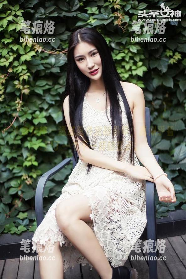 头条女神 - 透过这件定制吊带，我似乎看到了一个不一样的玄子。