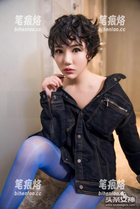 头条女神-迪爱儿 头条女神 - 连衣裙写真集:迪爱儿在风中飘逸,这风是谁造的呀?