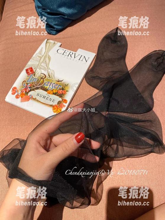 微密圈 - 免费看宸大小姐的美腿图片，真是养眼得让人无奈。