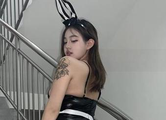 微密圈 – 秘书小u优优子的私拍：可她是不是又把时间弄得“停滞”了？