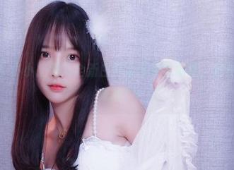 资源有限！小小奶瓶儿全新白开水毛衣定制版，趁热打铁，快来抢！