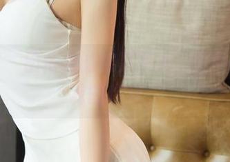 尤果网 – 田依依的裸足原力，美图拯救寂寞的你我。