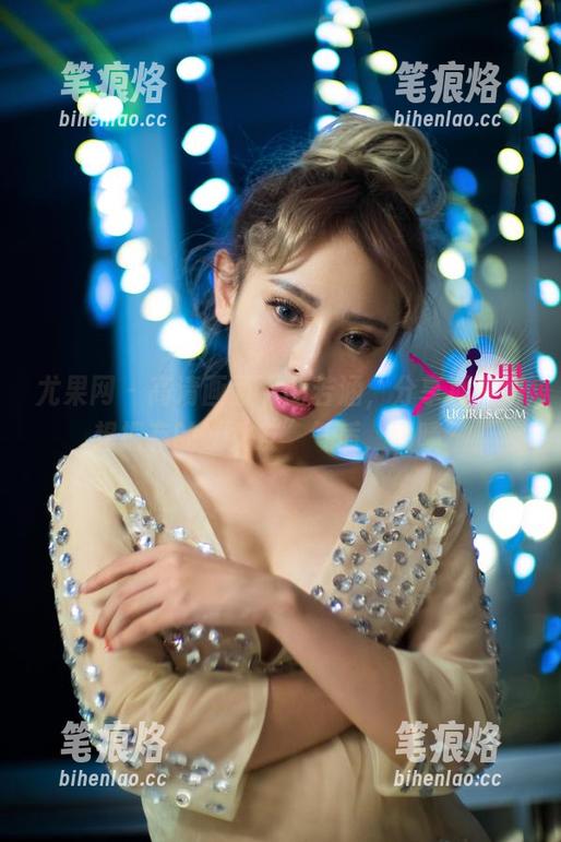 尤果网 - 高清画面下的若涵，分享那种好想拥有的“女友”气质，啧啧～