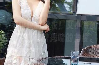 尤蜜荟 – 不仅仅是泳衣！艾小青的最新更新里还有未曾揭晓的角度。