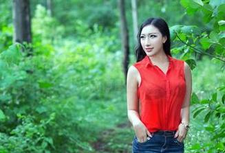 推女郎 – 杨伊白裙私拍合集，这裙子好像有魔法，让我眼睛不自觉停留…