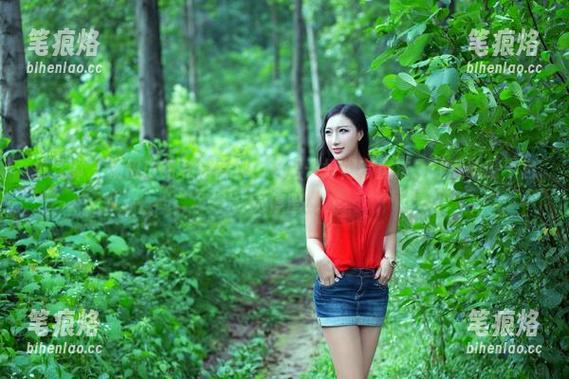 推女郎 - 杨伊白裙私拍合集，这裙子好像有魔法，让我眼睛不自觉停留...