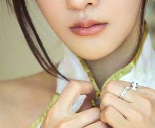 推女郎 – 王李丹尼的最新写真集上线，看到妹妹那对迷人眼神，内心小鹿乱撞啊。