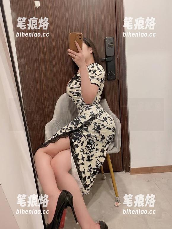 是可馨吖 微密圈 - 是可馨吖的私拍图集——圣诞兔兔,喂,火箭兔子去哪里了?