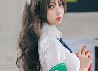 最新写真集，杏仁曲奇玩起眼镜娘高叉女仆的组合，果然让我忍不住多看两眼！
