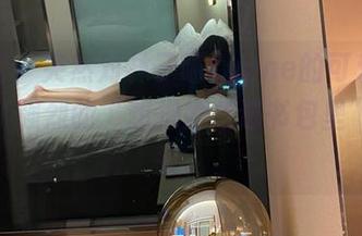 微密圈 – 突然对林子喵Lynne的可爱写真产生了强烈的“想把她放进书包里”的念头。