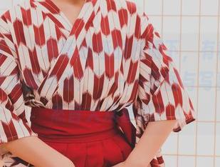 果团网 – “在陈迪娅的校服下，有种想要归还课本的冲动！”——原图与写真，果然皆大欢喜嘛！
