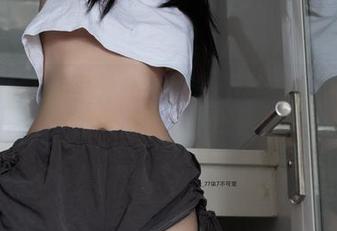 吃大餐之前，先来浏览一下柒柒不可爱的美腿，顺便看下这些免费图片