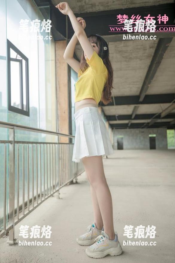 梦丝女神 - 王娇娇的最新图集：在天台上展开的JK少女传说，谁能说清她在想什么？
