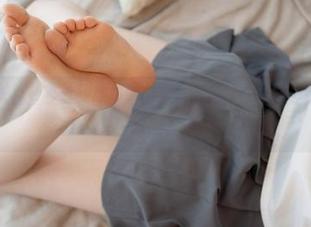 教室里的jk白丝少女，森萝财团最新图册，你确定要做到心如止水吗？
