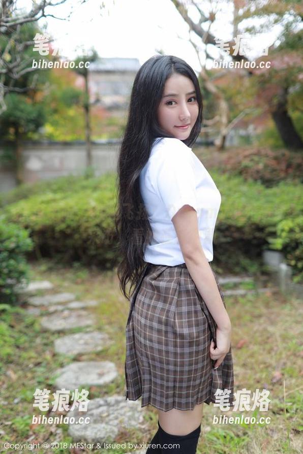 模范学院 - 红裙飞扬：Dreamy小乔高清采访，看她在风中飘