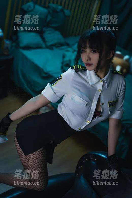洛璃LoLiSAMA的水中奇逢：这本尼尔机械纪元2b竞泳精选集，相信我，看了你也会怀疑人生。